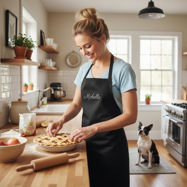 Tablier Nom Michelle Long Black Écriture Cursive Élégante (Elegant black long apron personalized with a custom name printed in a stylish cursive.)