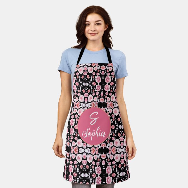 Tablier Nom monogrammé floral aquarelle rose élégant (Porté)
