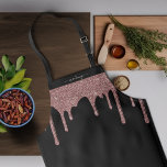 Tablier Parties scintillant Rose noir à étincelles en or P<br><div class="desc">Poches de Parties scintillant Fille Noir et Rose Or Épersion Personnalisée sur toute l'impression Tablier avec nos gouttes de parties scintillant tendance en or rose/rose rousse goutte à goutte contre un arrière - plan noir chic. Conçu par Cèdre et String. Pour personnaliser davantage, cliquez sur le lien "customiser plus loin"...</div>