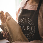 Tablier personnalisé noir monogramme<br><div class="desc">Cuire dans le style avec ce tablier Monogram Black Personnalisé. Doté d'un design noir élégant et d'un monogramme personnalisable, cet tablier ajoute une touche de sophistication à toute cuisine. Fabriqué à partir de matériaux durables et de haute qualité, il offre confort et protection, ce qui le rend parfait pour les...</div>