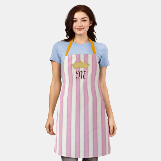 Tablier Pink Victorian Stripes Crowé Monogramme Princesse (Porté)