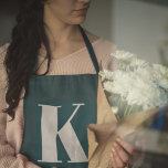 Tablier Première lettre | Teal Monogram Modern Stylish Coo<br><div class="desc">Tablier monogramme simple et élégant à lettre initiale personnalisée dans la typographie minimaliste moderne en gris pâle sur bleu turquoise. Un cadeau personnalisé parfait ou un accessoire de mode avec une touche personnelle!</div>