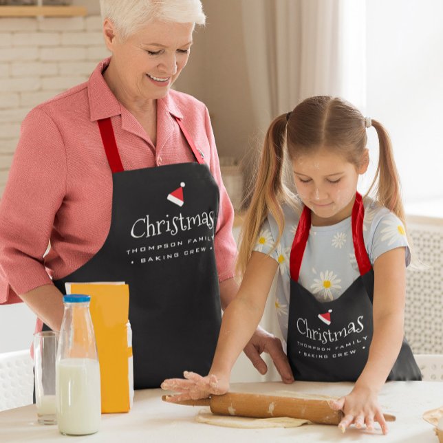 Tablier Red Black Christmas Baking Crew Famille personnali (Christmas baking crew family custom aprons.)
