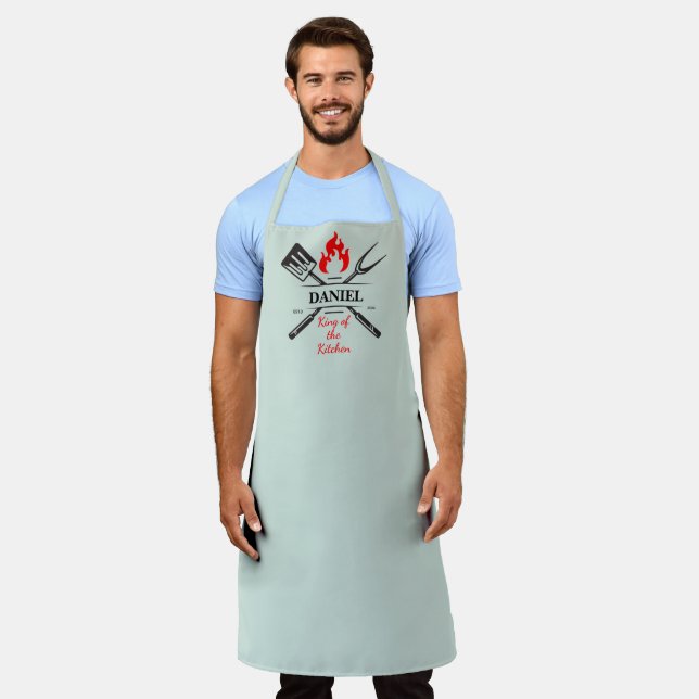 Tablier Roi de la Cuisine Personnalisable Vert Eucalyptus (Porté)