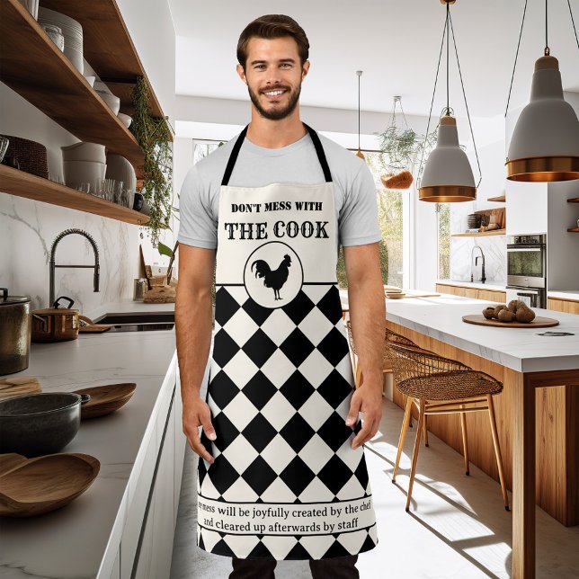 Tablier Rooster drôle noir et blanc cassé (A funny chef apron featuring a black and (off) white (ivory) retro design with a rooster )