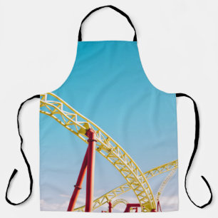 Tablier Rouleau jaune et rouge dessous de verre sous ciel 