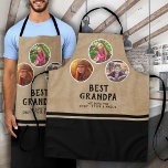 Tablier Russe Meilleur grand-père Jour 3 Photo Noir<br><div class="desc">Rustic Best Grand-père`s Day 3 Photo Collage Black Apron. 3 photos dans des cadres ovales - ajouter 3 photos. Arrière - plan beige rustique. Vous pouvez modifier n'importe quel texte sur l'aire de trafic. Ce tablier personnalisé est un cadeau parfait pour un père pour la fête des pères, l'anniversaire ou...</div>