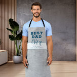 Tablier Rustic Grey Fête du Père du Père<br><div class="desc">Rustic Grey Meilleur papa Père's Day Apron. Tablier de Fête des pères personnalisé. Le texte est typographie tendance sur arrière - plan beige rustique. Ajoutez vos noms et faites un grand cadeau pour la fête des pères, l'anniversaire ou Noël. Un merveilleux et beau gardien pour papa, nouveau père ou grand-père....</div>