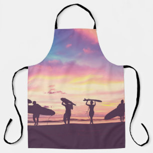 Tablier Silhouette Des surfeurs transportant leur surfboa