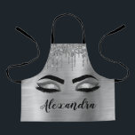 Tablier Silver Glitter Sparkle Eyelashes Monogram<br><div class="desc">Argent Faux Parties scintillant à étincelle métallique broyée Monogramme en métal brossé Nom et cils initiaux (cils), Extensions Eyelash et Cuisine des yeux tablier. Cela rend le cadeau parfait pour 16 ans, mariage, douche nuptiale, anniversaire, baby shower ou bachelorette cadeau pour quelqu'un décorant sa chambre dans le style cool de...</div>