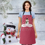 Tablier Snowman Apron, Snow Buddy Christmas Holidays, Fun<br><div class="desc">Un Snowman Apron en rouge festif ! Conçu avec un mignon bonhomme de neige debout dans la neige avec des flocons de neige tomber, et texte : BOUDDY DE NEIGE! Fait un cadeau amusant pour la saison des Fêtes de Noël. Pour personnaliser, il vous suffit de remplacer le texte SNOW...</div>