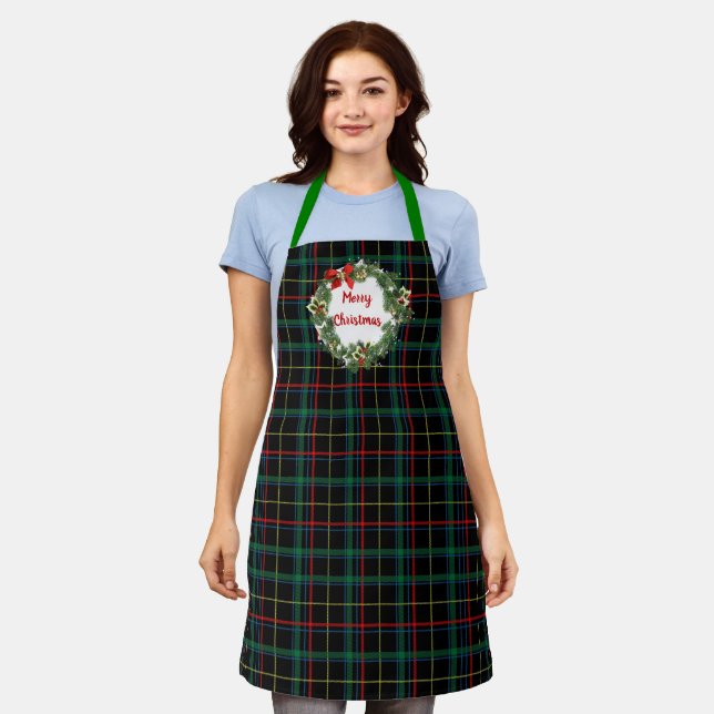 Tablier Tartan de Noël avec couronne des Fêtes (Porté)