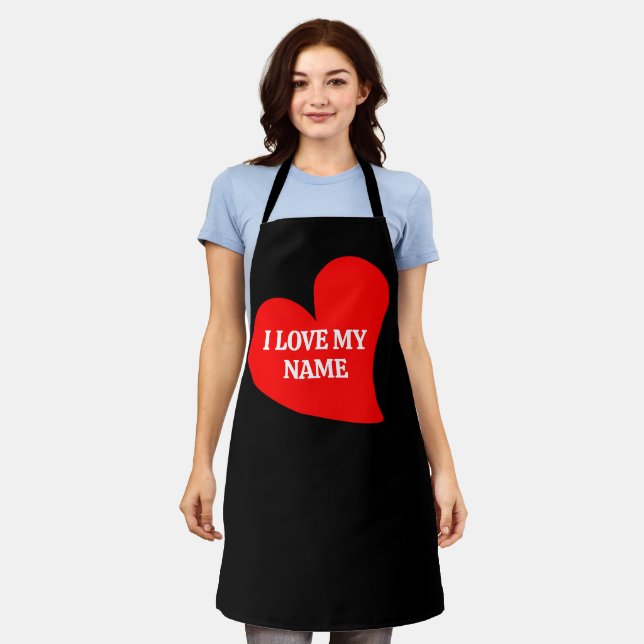 TABLIER TENDANCE CŒUR ROUGE J'AIME MON VALENTIN ROMANTIQUE (Porté)