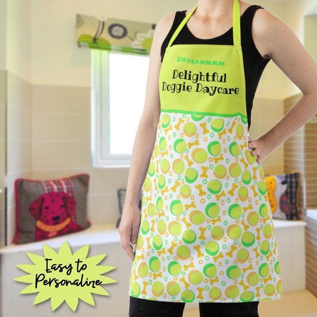 Tablier Tennis Balls Bones Motif Nom personnalisé Pet Care (This custom all over pattern of tennis balls and dog bones is a sweet dog lover gift idea. )