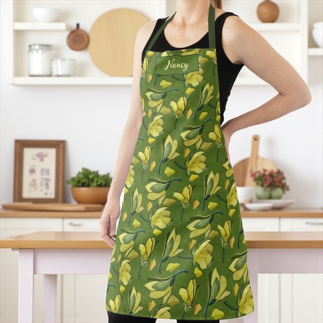 Tablier Vert Magnolia Floral Personnalisé (Elegant green apron with yellow magnolia flowers and custom name, ideal for cooks and gardeners.
)