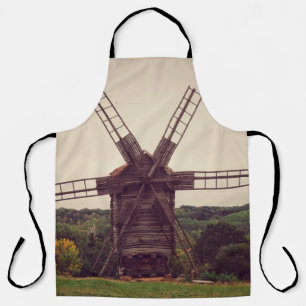 Tablier Vieux moulin à vent. Paysage d'automne. Ukrainearc