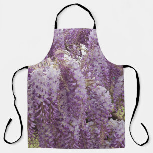 Tablier Wisteria on the facades of houses in the Gers 