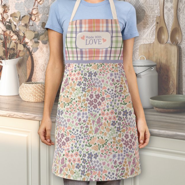Tabliers 'Faits avec Amour' – Damier Pastel & Fleu ("Made with Love" Floral Apron for Mom – Pastel Plaid & Blooms)