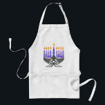 Tabliers Métal Menorah<br><div class="desc">L'art numérique de Chanoukah - la menorah en métal martelé avec des bougies violettes à motifs,  tout brûle.</div>