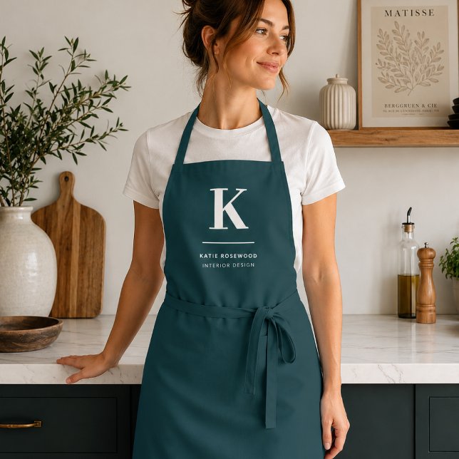 Tabliers | Tablier sarcelle personnalisé avec nom  (Teal initial name apron for cafes, spas, salons, makers, and modern staff workwear.)