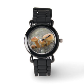 Tabourets sur une montre de Parties scintillant de