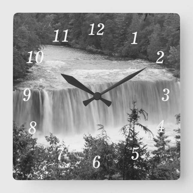 Tahquamenon Upper Falls Gris Horloge murale (Recto)