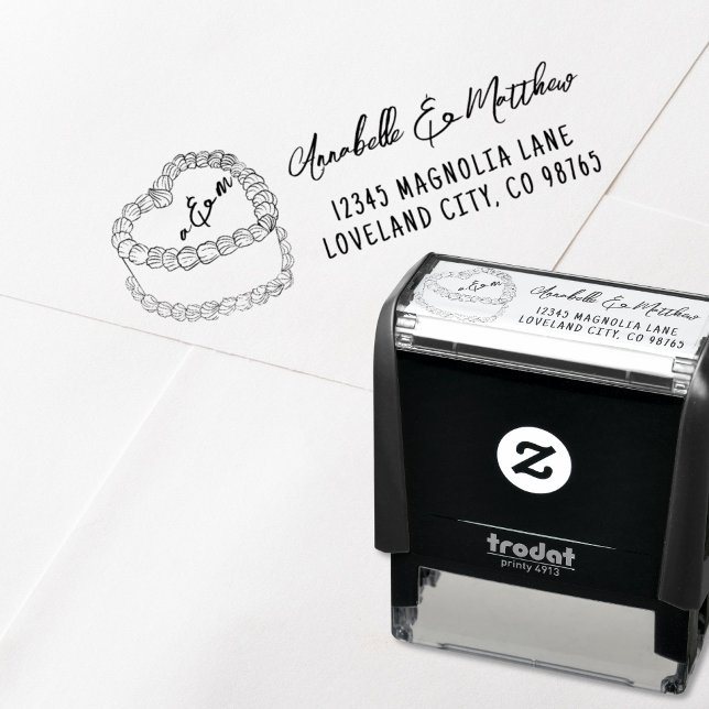 Tampon Auto-encreur Adresse de Retour de Mariage Dessinée à la Main de (Vintage Cake Hand Drawn Wedding Return Address self-inking stamp)