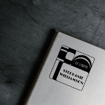 Tampon Auto-encreur Créez votre propre nom de librairie Retro Ex Vinta<br><div class="desc">Créez Votre Propre Nom De Libris Retro Ex Vintage Self-inking Stamp. Avec ses formes et sa typographie d'inspiration rétro des années 70. Customisez facilement avec votre propre nom en cliquant sur "Personnaliser".</div>