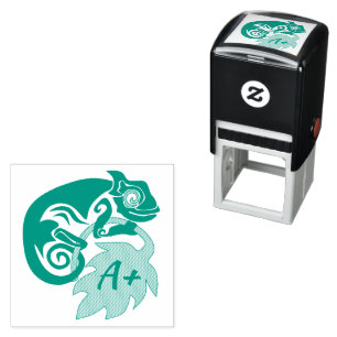 Tampon Auto-encreur Escalade Whimsical Chameleon sur houblon Monogram