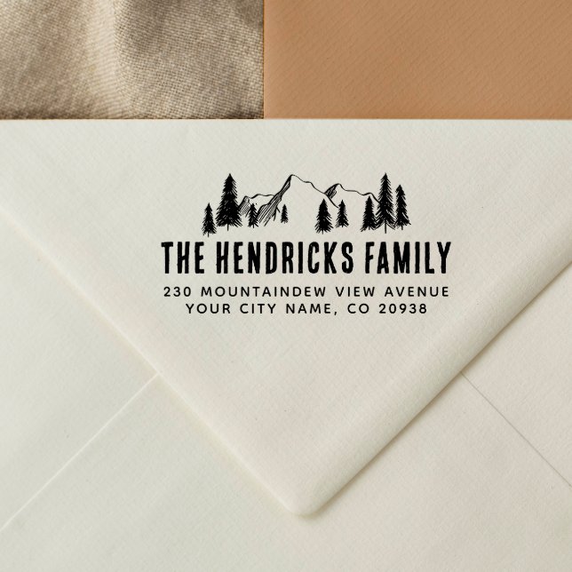 Tampon Auto-encreur Mountain & Pine Trees Rustic Sketch Adresse de ret (Rubber Stamp Mock-up)