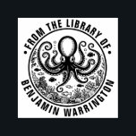 Tampon Auto-encreur Octopus Fish Seashing Coral Library Nom du livre<br><div class="desc">Baignade de pieuvre parmi les poissons,  les coquillages,  le corail "From the Library of" Nom du livre Conception ========== Cela peut être facilement changé pour dire "This Book Belongs to",  "Ex Libris",  "From the desk of",  "from the office of" ou autre texte de votre choix.</div>