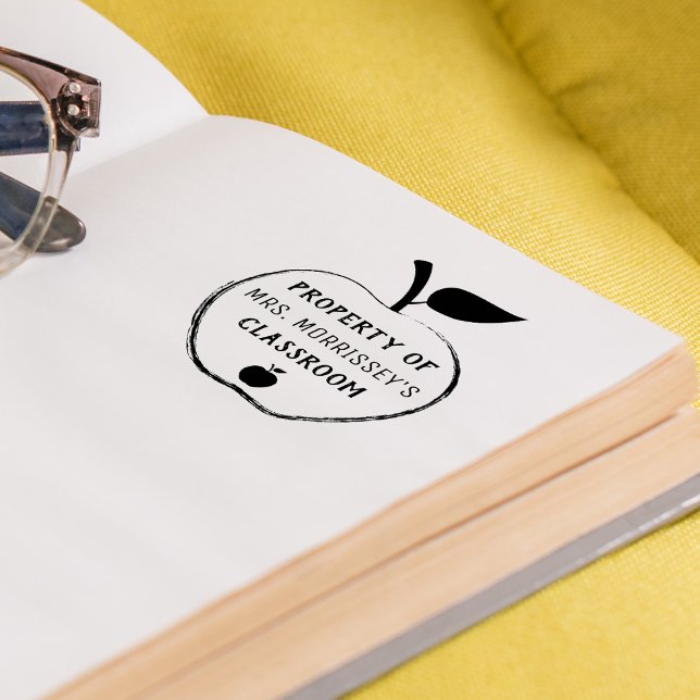 Tampon Auto-encreur Propriété de | Personnalisé | Pomme (Property Of | Personalized | Apple Self-inking Stamp)