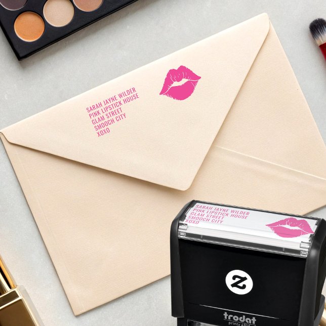 Tampon Auto-encreur Rose Lipstick Baiser Adresse de retour (Sending love letters? Just add your return address to this useful rubber stamp)