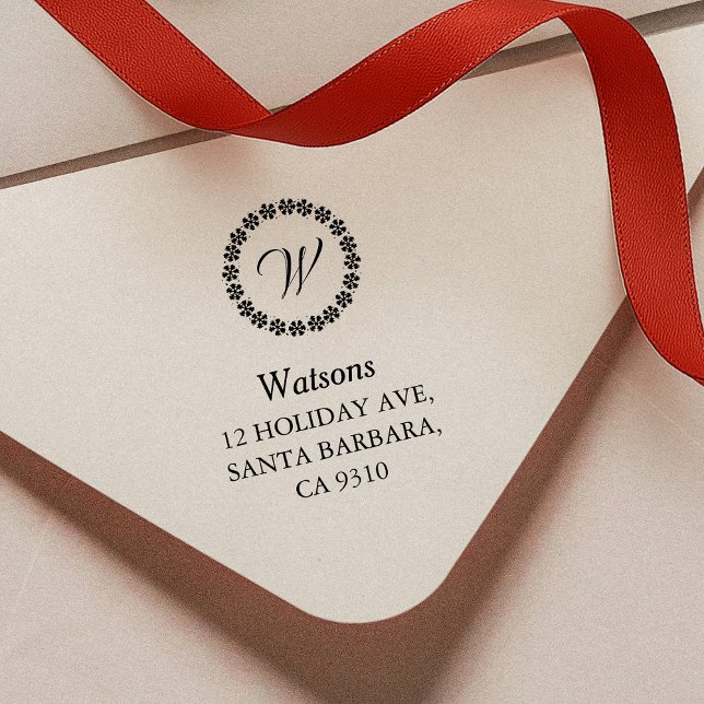 Tampon Auto-encreur Simple Christmas Snowflakes Adresse de famille (Christmas return address stamp with snowflake crest monogram and your custom name and address)