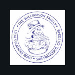 Tampon Auto-encreur Vintage Christmas Snowman Round Return Adresse<br><div class="desc">Noël famille ronde retour adresse auto-encrage timbre avec votre nom et adresse en encre bleu violet stypographie avec une jolie image de bonhomme de neige de Noël dessinée à la main. Ajoutez simplement votre nom et votre adresse. Conçu exclusivement pour vous par Happy Dolphin Studio. Si vous avez besoin d'aide...</div>