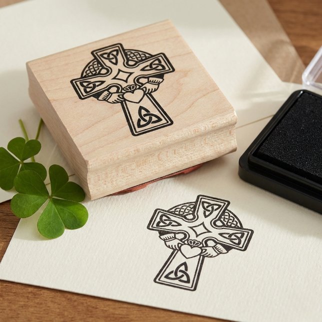 Tampon en caoutchouc croix Claddagh celtique (Your go-to heritage stamp.)