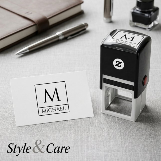 Tampon encreur avec votre nom et initiale (Self-Inking Stamp Featuring Your Name and Initial)