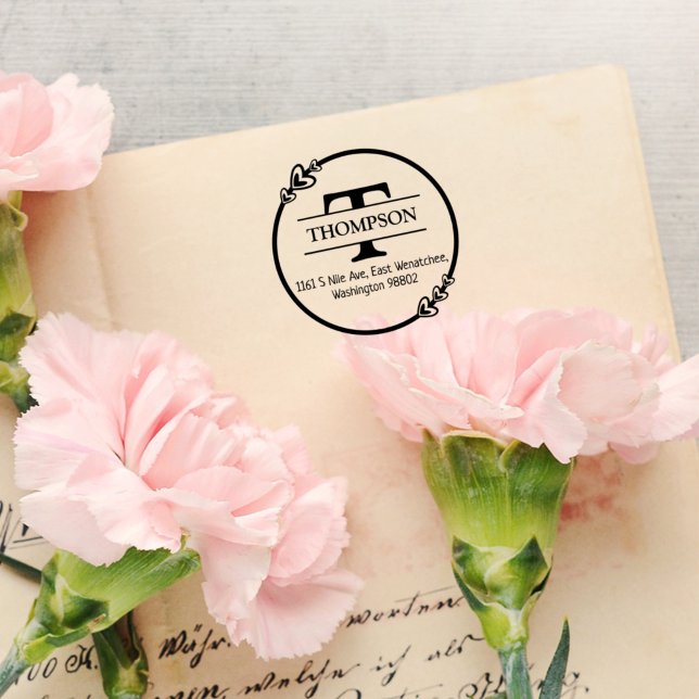 Tampons Encreurs Adresse de retour famille avec Monogramme, (Créateur téléchargé)