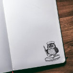 Tampons Encreurs Ex Libris Moderne Chouette avec Livre, Bibliothèqu<br><div class="desc">Ce tampon en caoutchouc "Ex Libris" représente une chouette avec un livre et un nom personnalisé.</div>