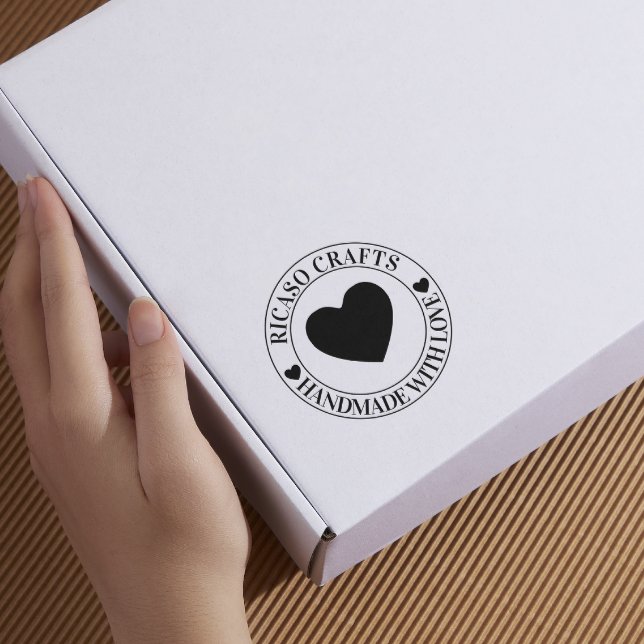 Tampons Encreurs Fait à la main avec amour personnalisé (Handmade with love personalized rubber stamp from Ricaso. Add your own business name. Craft business)