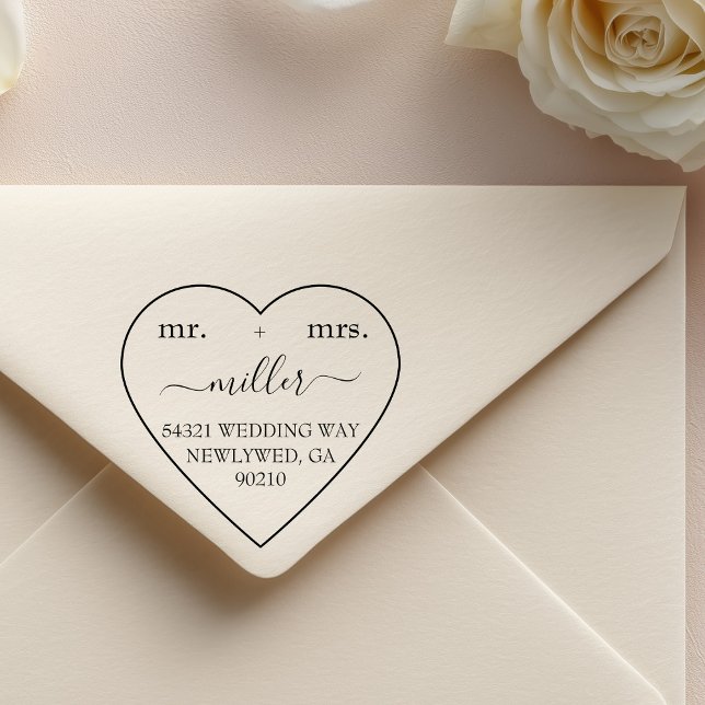 Tampons Encreurs M. et Mme Trendy Heart Typographie Moderne Script (mr and mrs heart last name newlywed return address stamp)