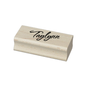 Tampons Encreurs Nom de Taylynn dans la police cursive décorative