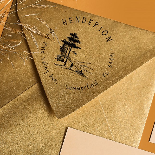 Tampons Encreurs Pine Woods Hiker Rustique Retour Adresse (Hand-drawn Pine Woods Hiker Rustic Return Address Stamp)