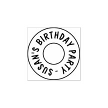 Timbre à la main pour la fête d'anniversaire