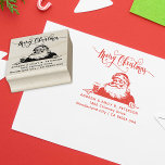 Tampons Encreurs Vintage Christmas Père Noël Chimney Adresse Typogr<br><div class="desc">Ce timbre en caoutchouc rétro nostalgique présente un charmant Père Noël à côté d'une cheminée, avec une typographie simple et personnalisable pour les noms et les adresses. L'adresse est affichée dans une police sans-serif minimaliste, mêlant design classique et lisibilité moderne, tandis que le voeu de Joyeux Noël est écrit en...</div>