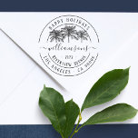 Tampons Encreurs Vintage Tropical Christmas Retourner l'adresse<br><div class="desc">Ce timbre de Noël tropical rond présente un cadre double cassé en deux. En haut se trouve Happy Holidays, que vous pouvez facilement changer en Joyeux Noël ou les Salutations de saison. En bas il y a une adresse. Le tout dans une police vintage et élégante. Le centre du timbre...</div>