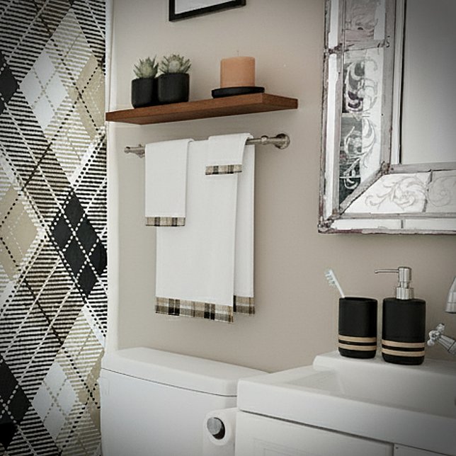 Tan et plaid noir (Créateur téléchargé)