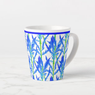 Tansy (L) sur une petite Mug en latte