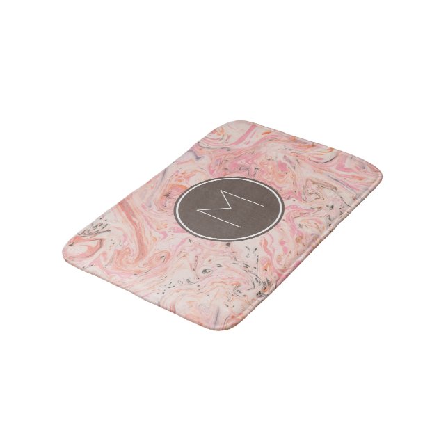 Tapis de bain à monogramme en marbre rose élégant (Angle)