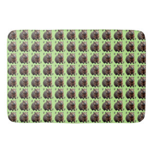 Tapis De Bain Brickwork Burrow : Une toile verte de Wombat,